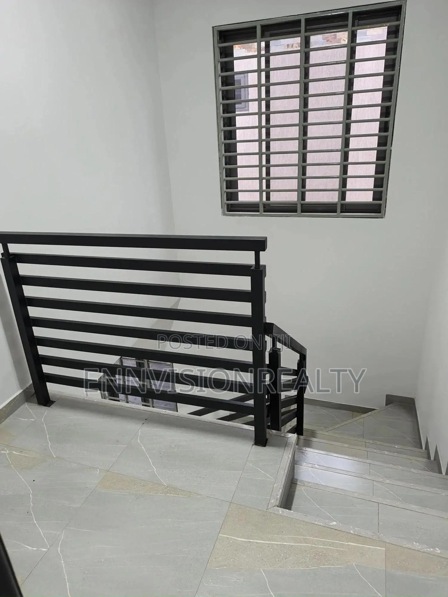 2bdrm Townhouse/Terrace in Post Office Area for sale