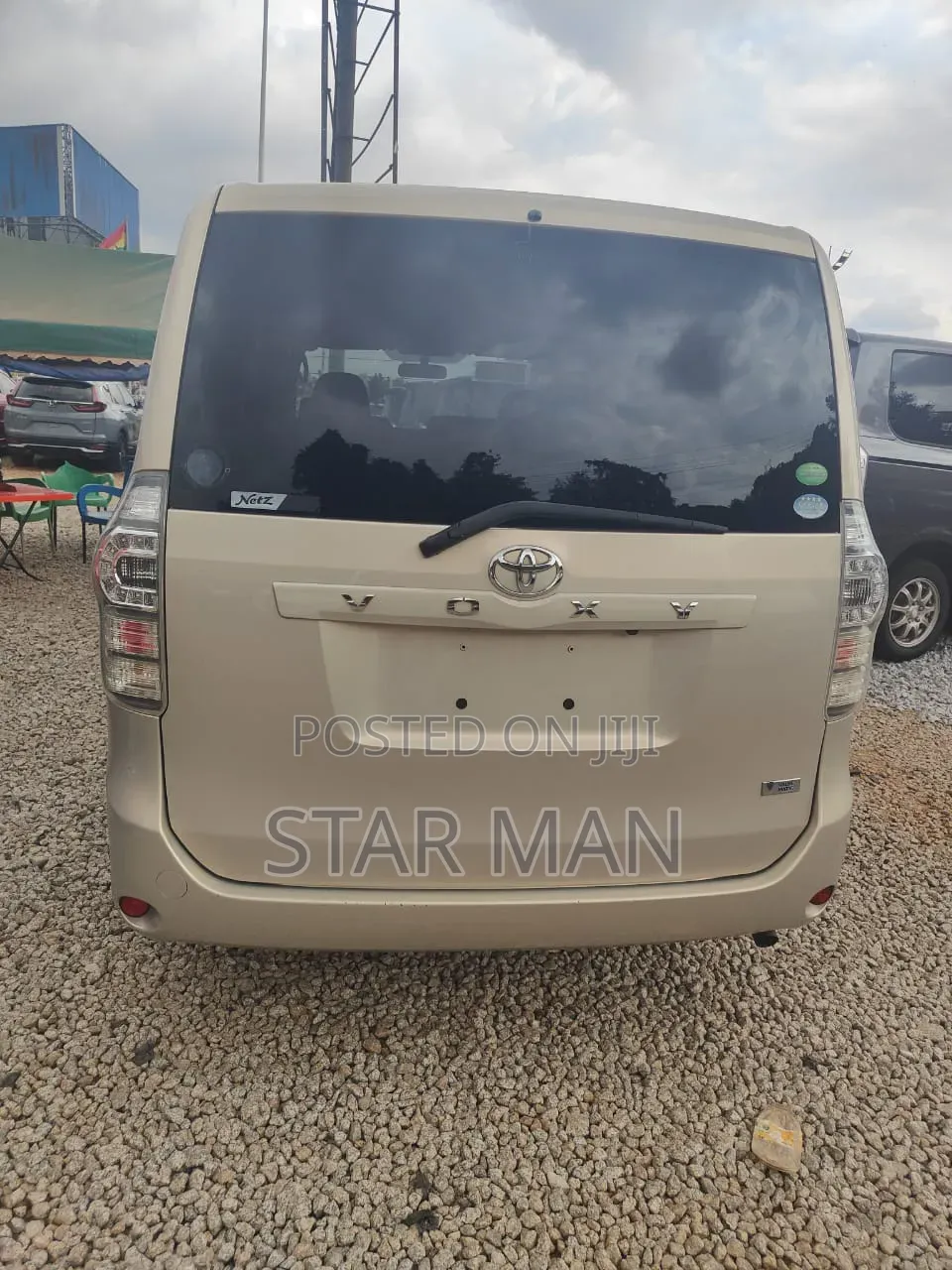 Toyota Voxy 2013 Gold
