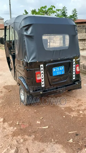 Bajaj RE 2025 Black