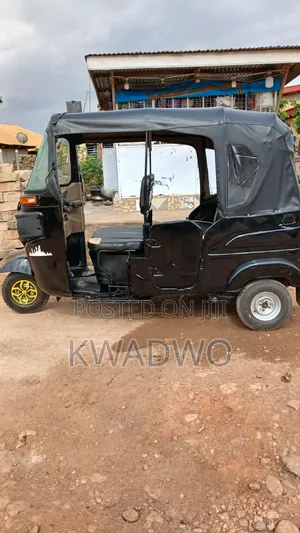 Bajaj RE 2025 Black
