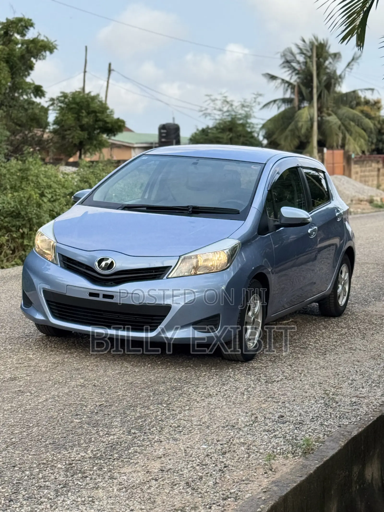 Toyota Vitz 1.3 AWD 5dr 2012 Blue