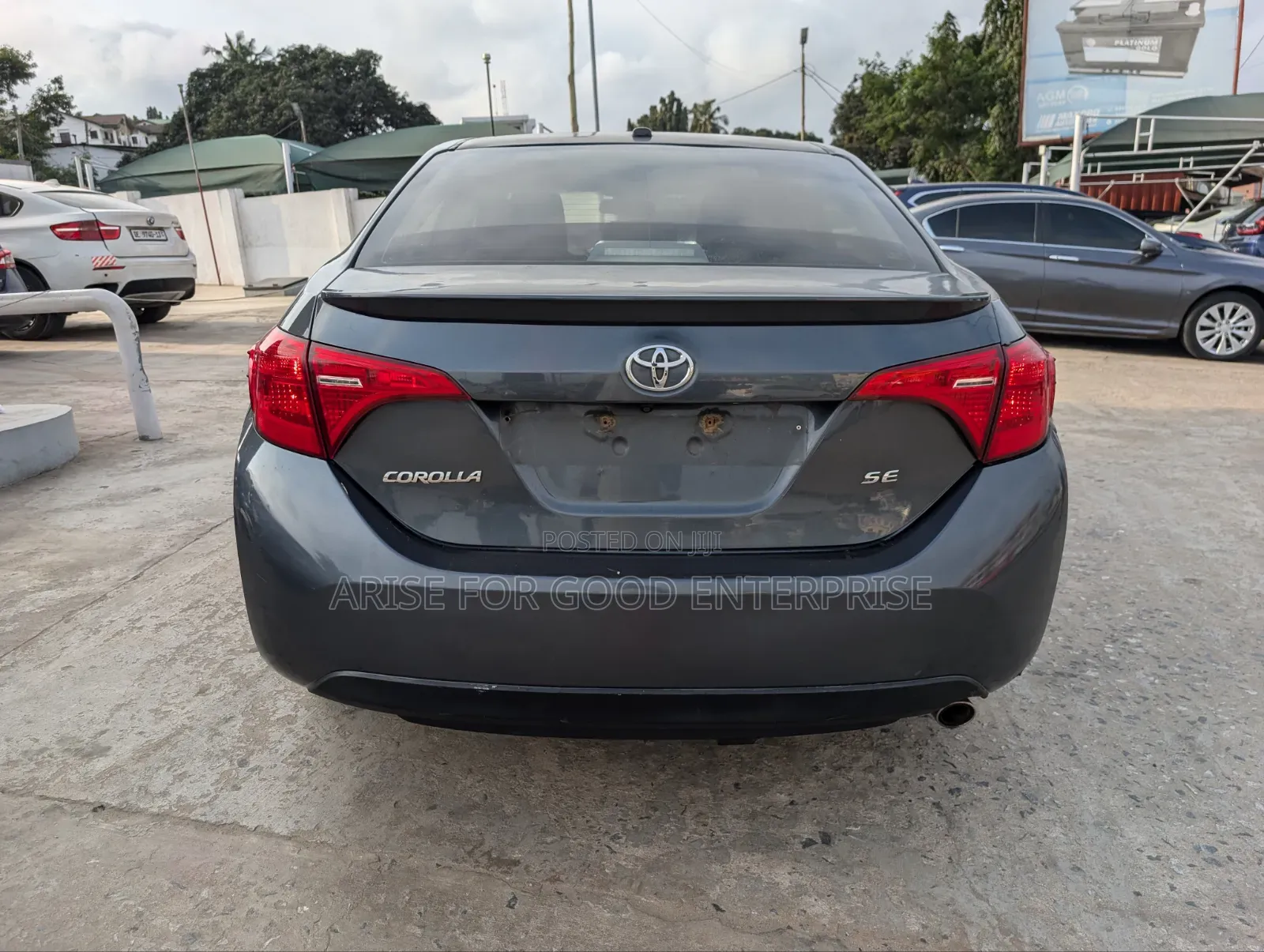 Toyota Corolla SE (1.8L 4cyl 2A) 2018 Gray