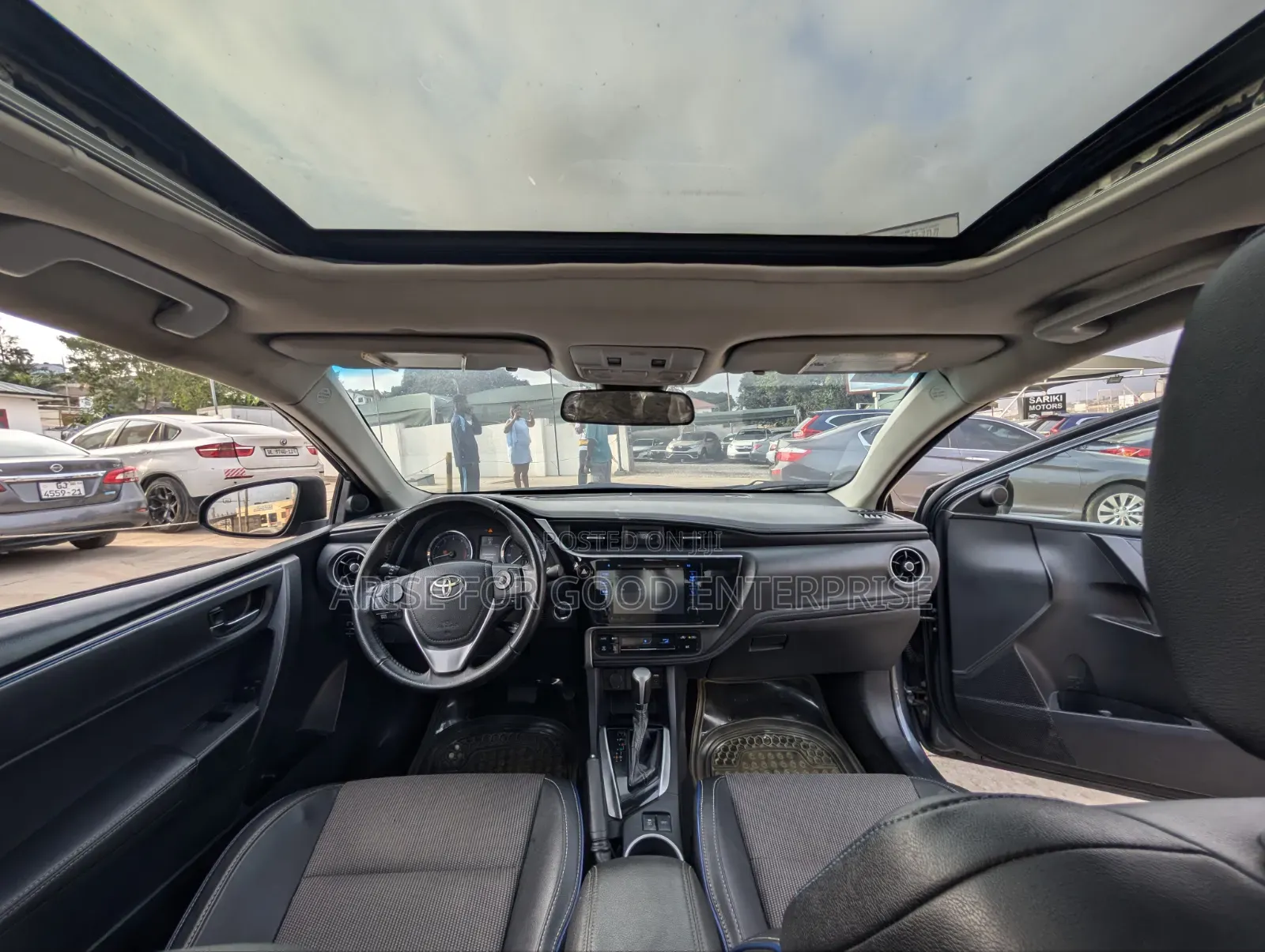 Toyota Corolla SE (1.8L 4cyl 2A) 2018 Gray