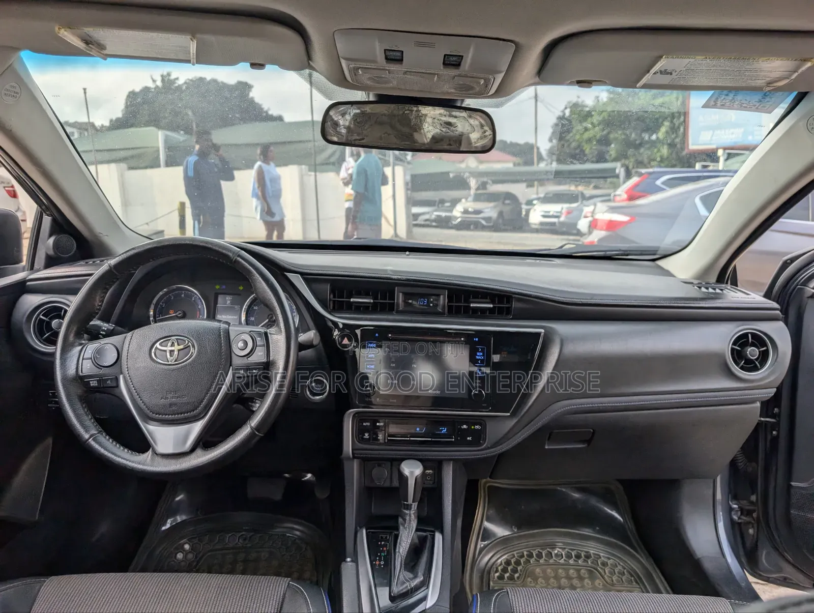 Toyota Corolla SE (1.8L 4cyl 2A) 2018 Gray