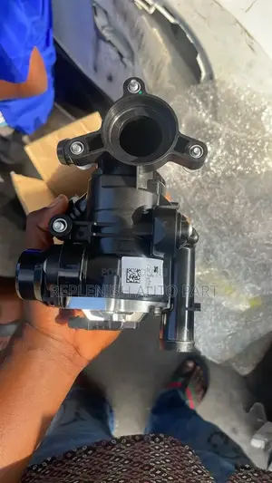 Thermostat for Mercedes C300 With OM642 Engine