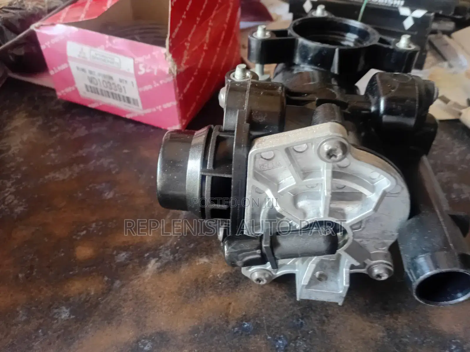 Thermostat for Mercedes C300 With OM642 Engine
