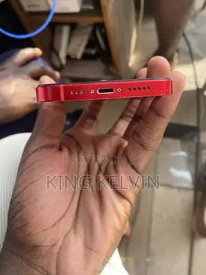 Apple iPhone 13 128 GB Red