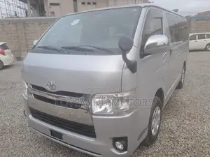 Toyota HiAce 2015 Silver