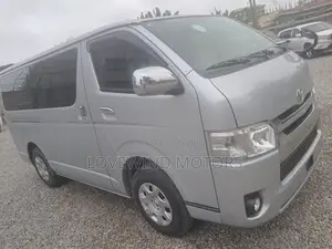 Toyota HiAce 2015 Silver