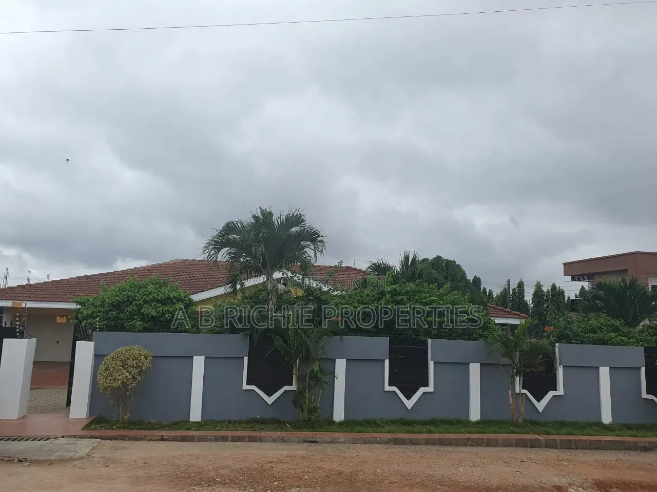 7bdrm Bungalow in Ab Richie Properties, Station Area for rent