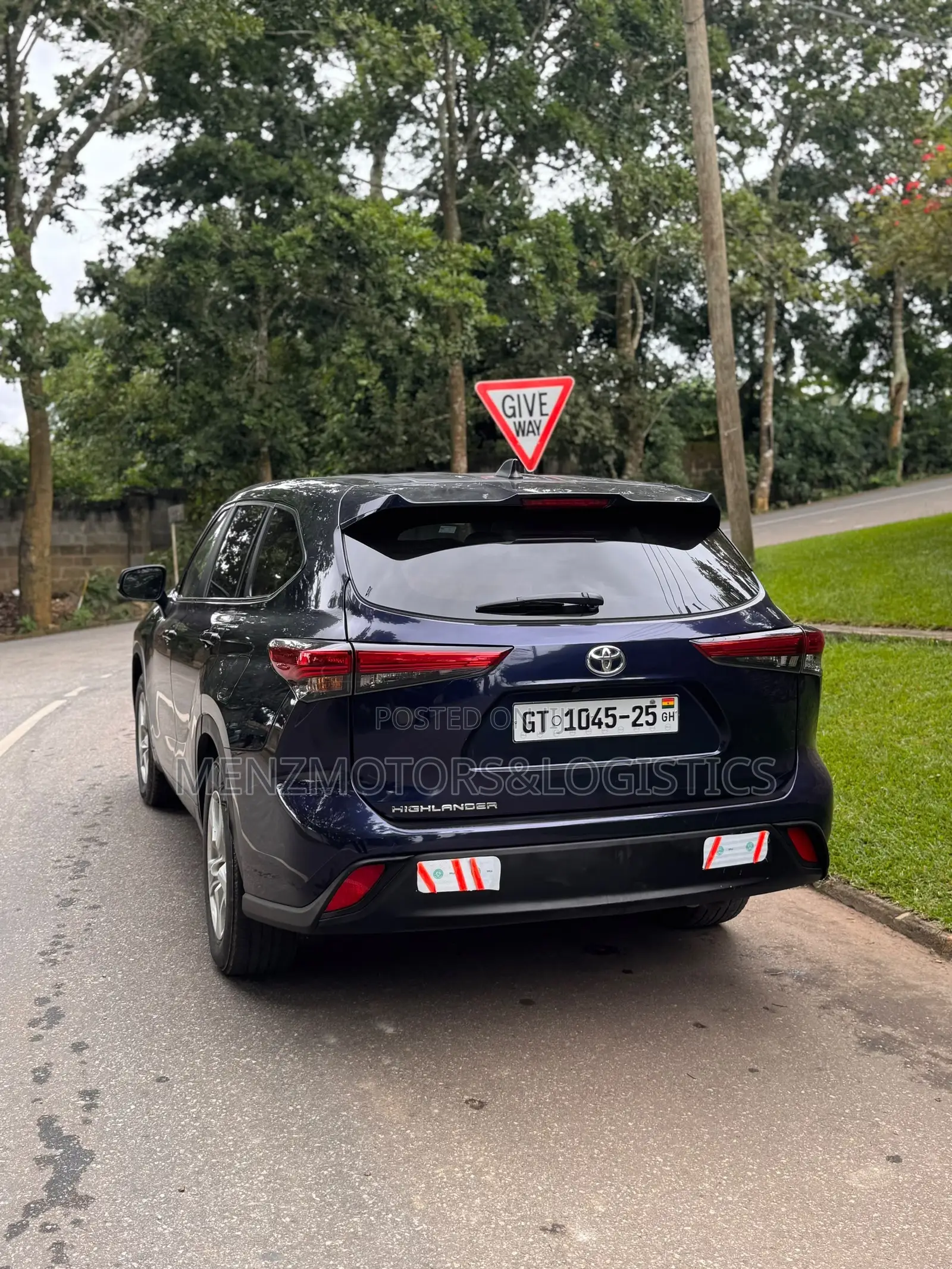 Toyota Highlander LE AWD 2023 Blue