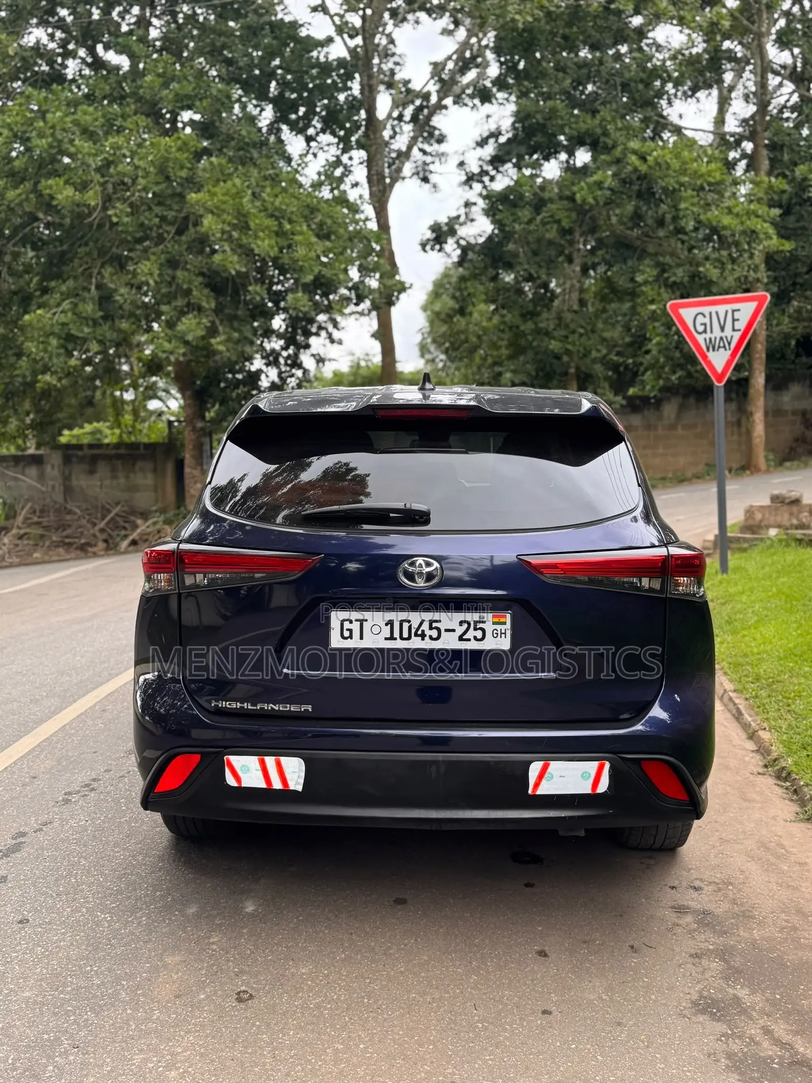 Toyota Highlander LE AWD 2023 Blue