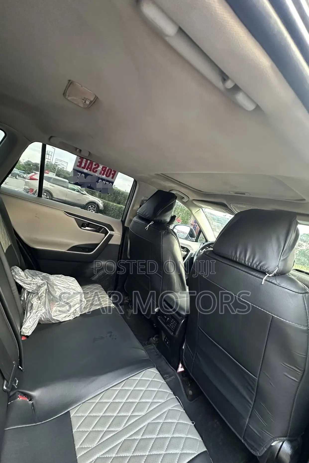 Toyota RAV4 XLE 2021 Black