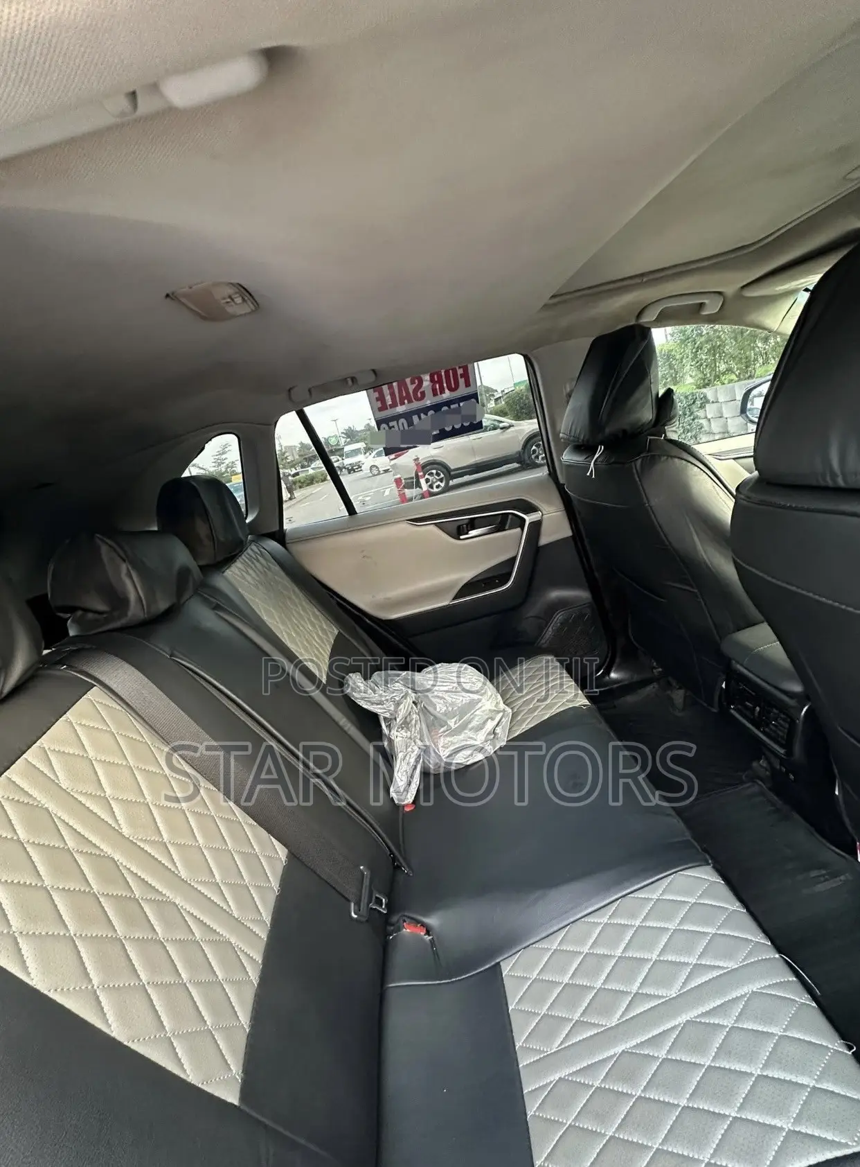 Toyota RAV4 XLE 2021 Black