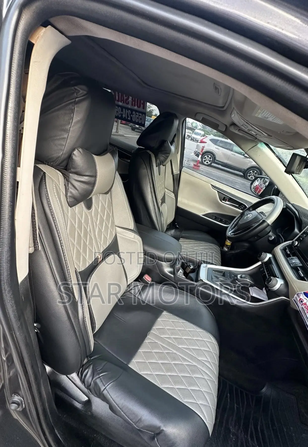 Toyota RAV4 XLE 2021 Black