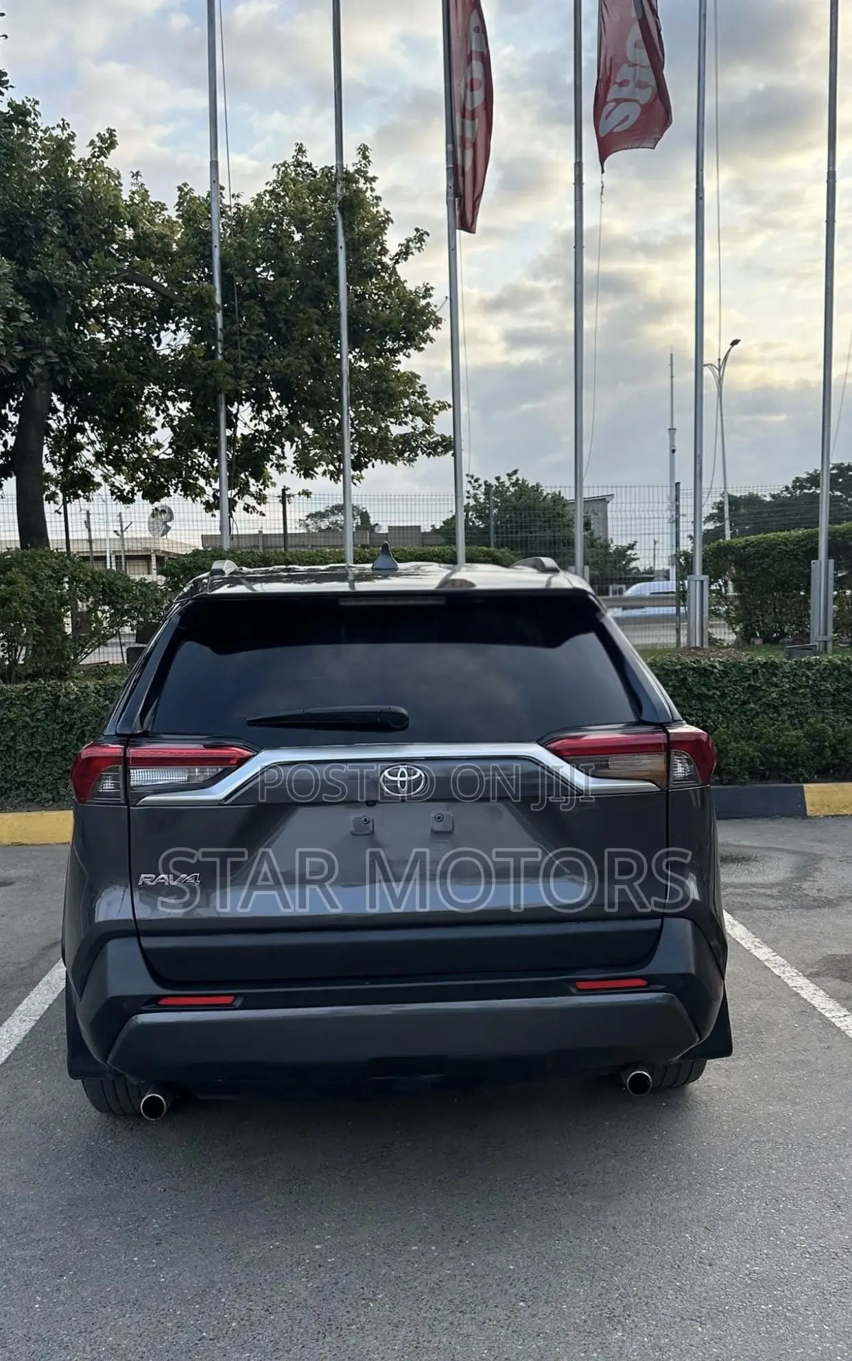 Toyota RAV4 XLE 2021 Black