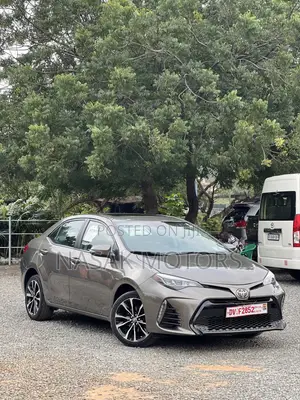 Toyota Corolla XSE (1.8L 4cyl 2A) 2018