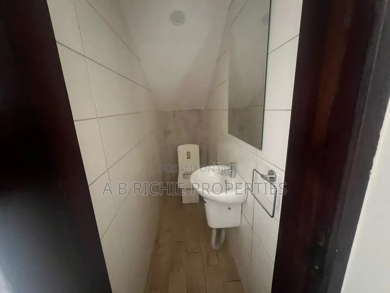 2bdrm Townhouse / Terrace in Ab Richie Properties, Tseaddo for rent