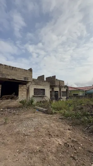 6bdrm House in West Hills Mall Area for sale