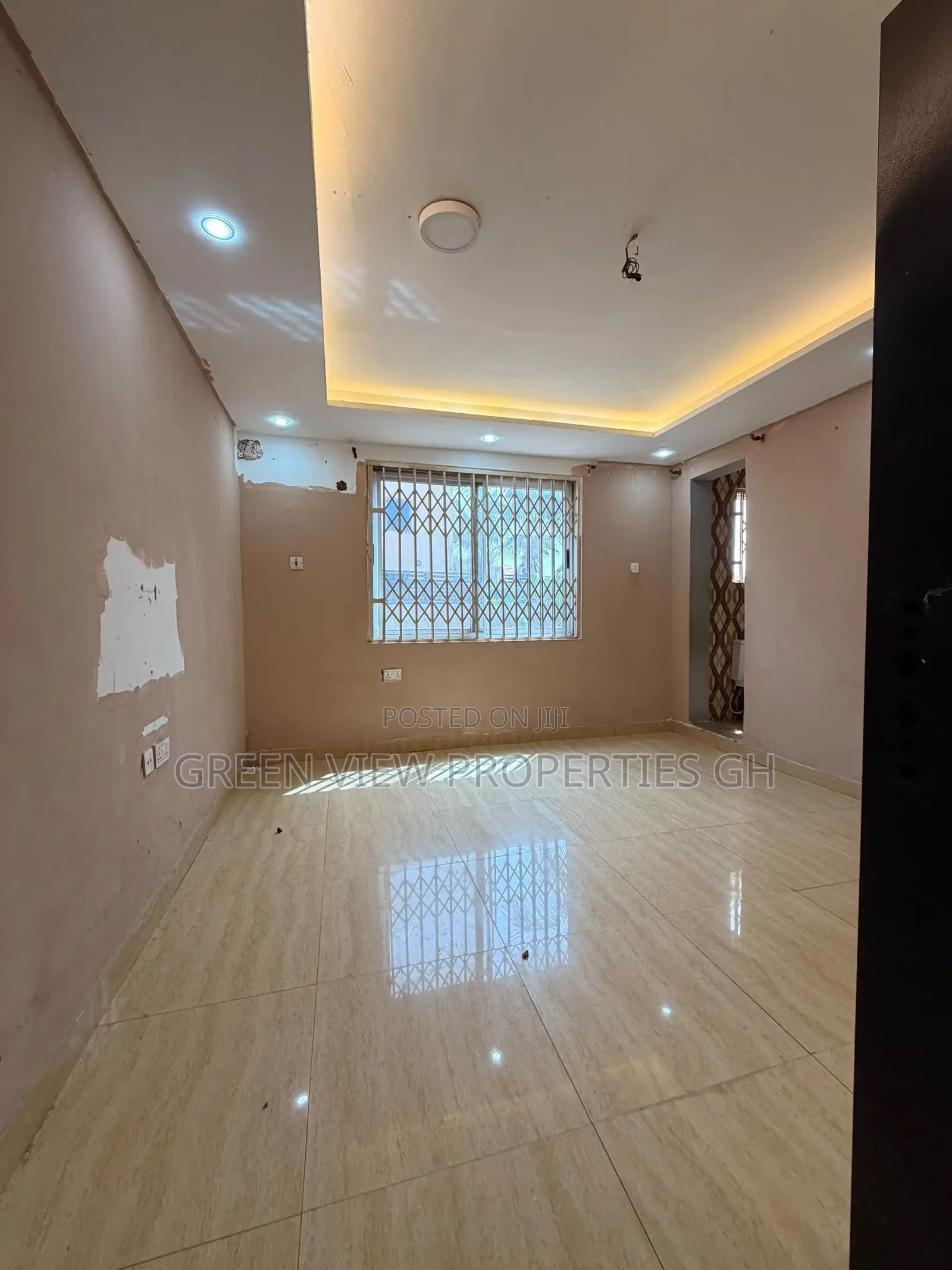 1bdrm Room & Parlour in West Hills Mall Area for rent