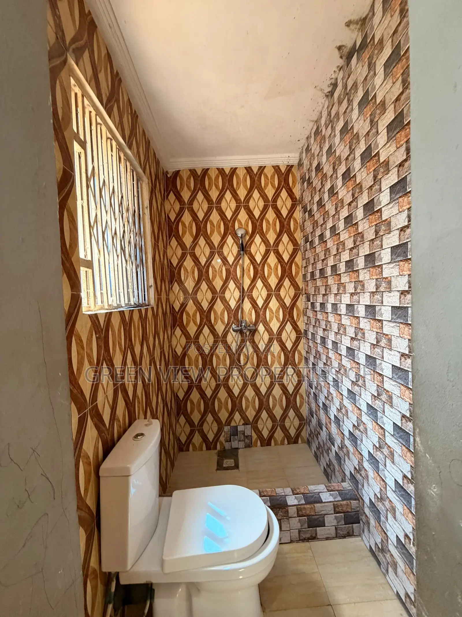 1bdrm Room & Parlour in West Hills Mall Area for rent