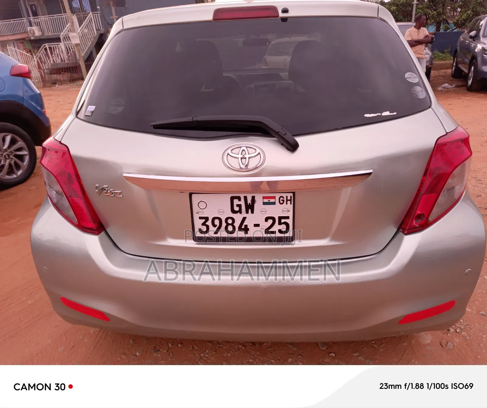Toyota Vitz 2013 Silver