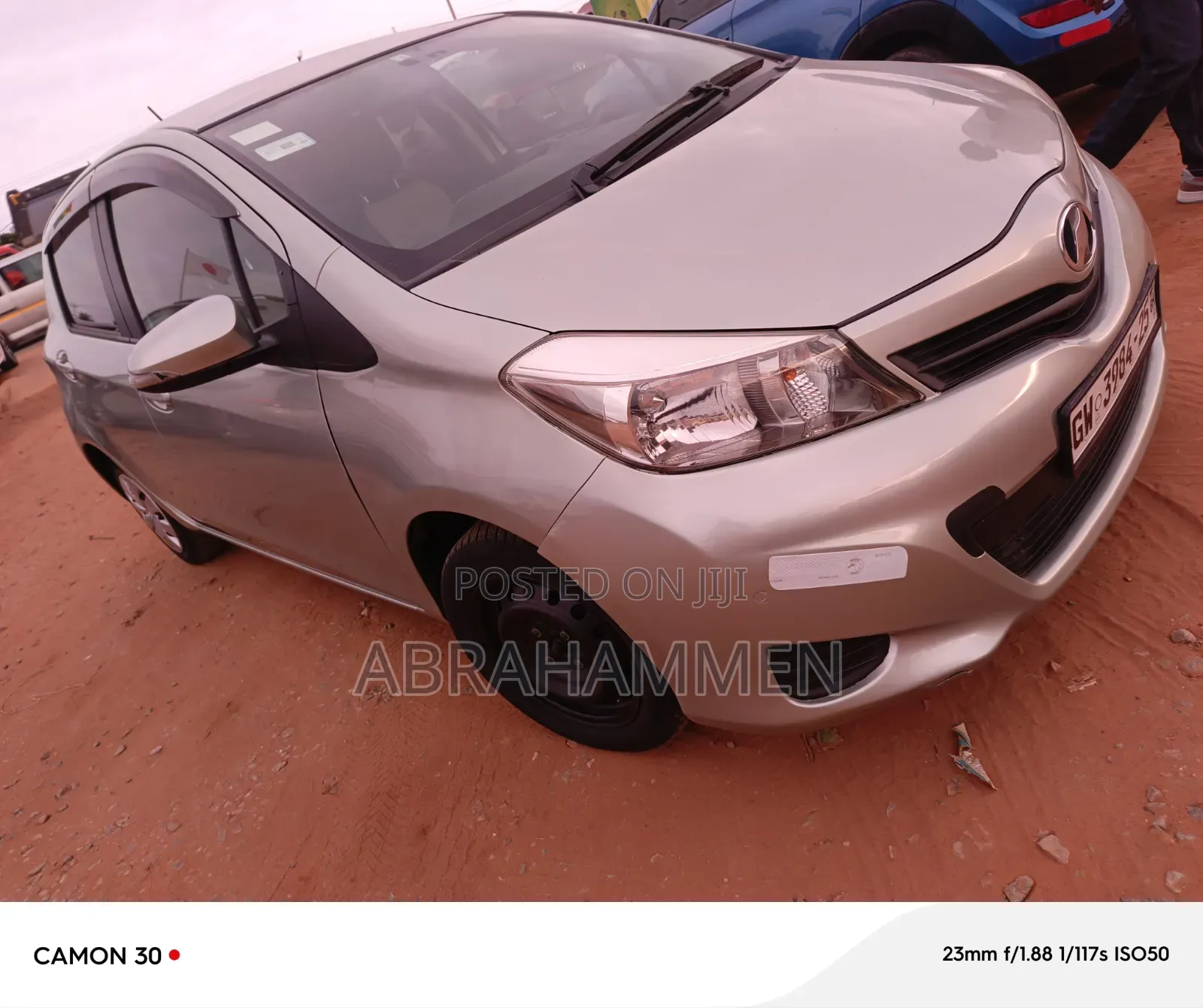 Toyota Vitz 2013 Silver