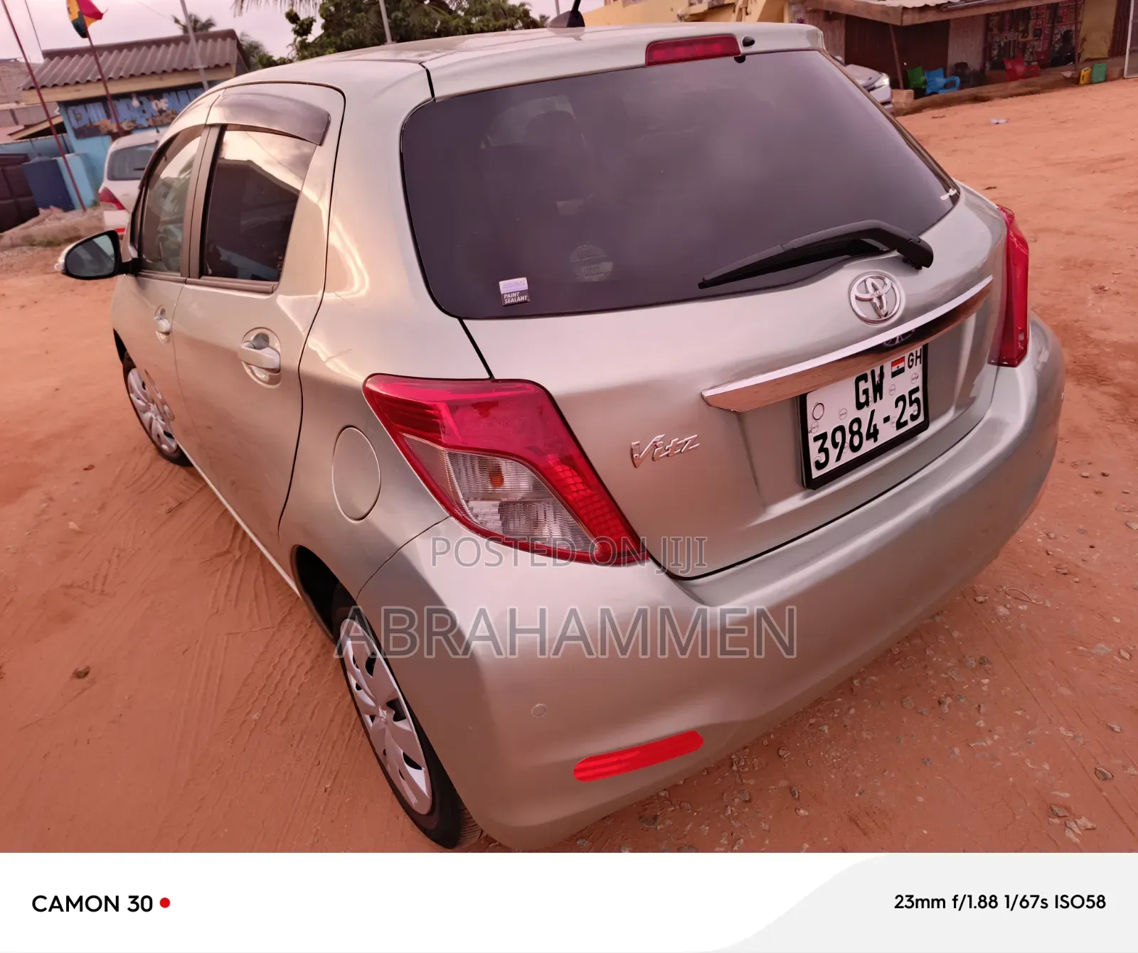 Toyota Vitz 2013 Silver