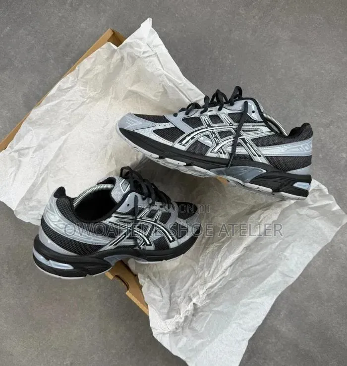 ASICS GEL-1130 in the "Graphite Grey/Gravel" Colorway Sneaker
