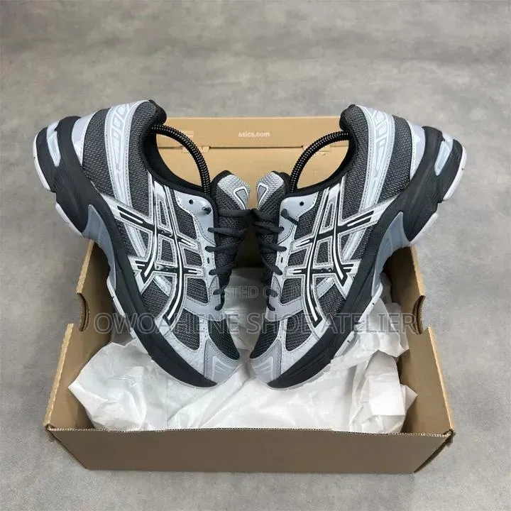ASICS GEL-1130 in the "Graphite Grey/Gravel" Colorway Sneaker
