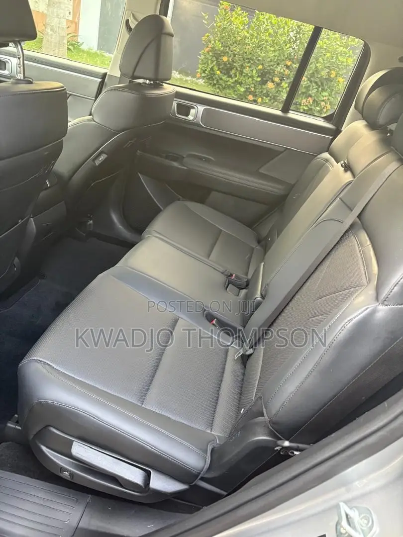 Hyundai Santa Fe SEL 2024 Silver