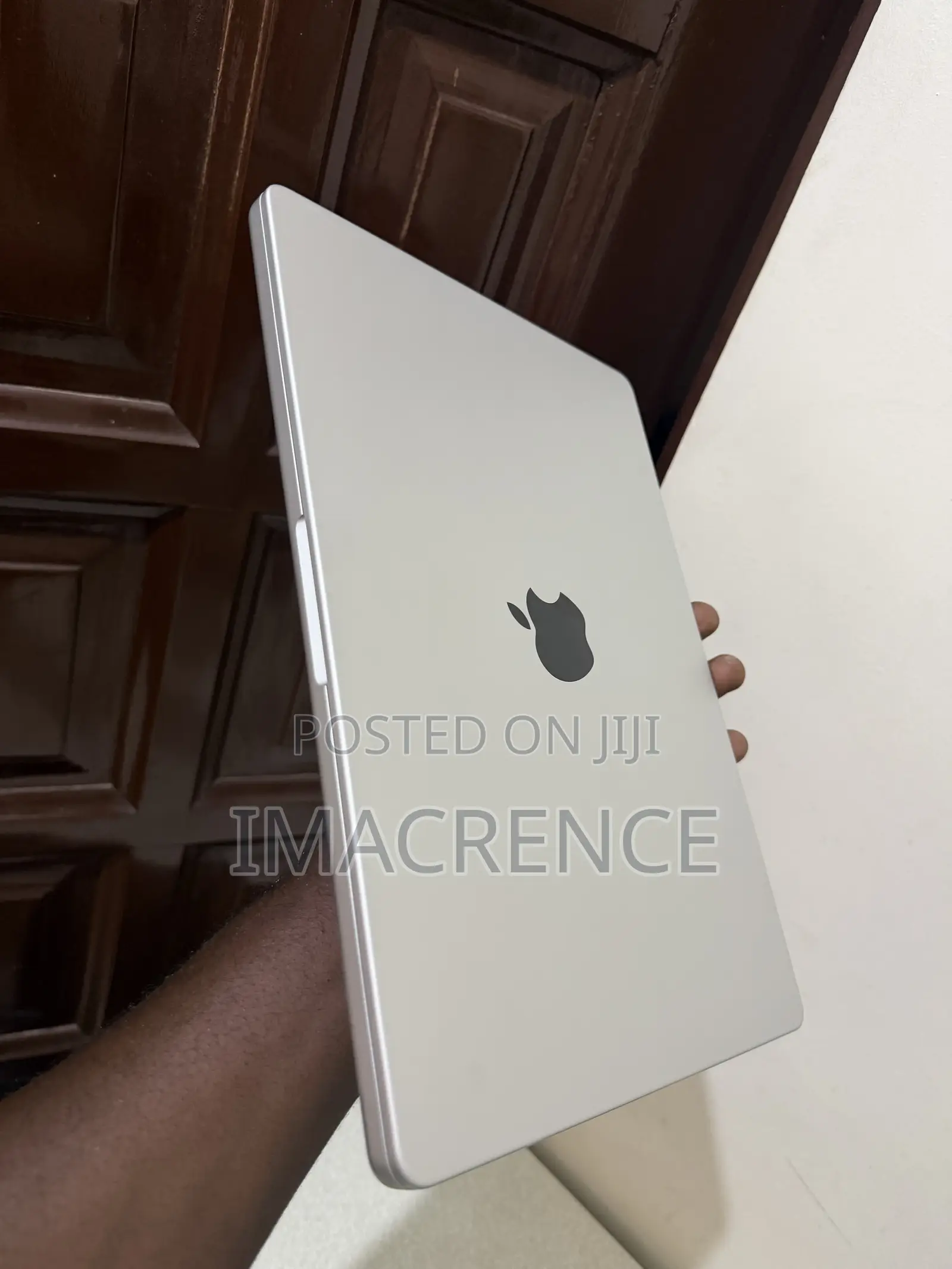 Laptop Apple MacBook Pro 2021 M1 16GB Apple M1 Pro SSD 512GB