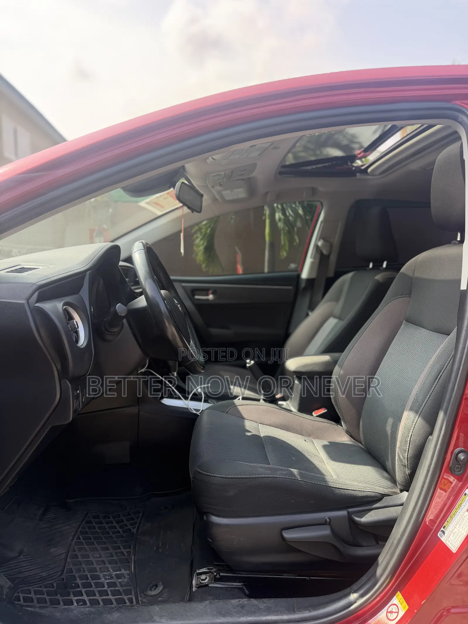 Toyota Corolla LE (1.8L 4cyl 2A) 2019 Red