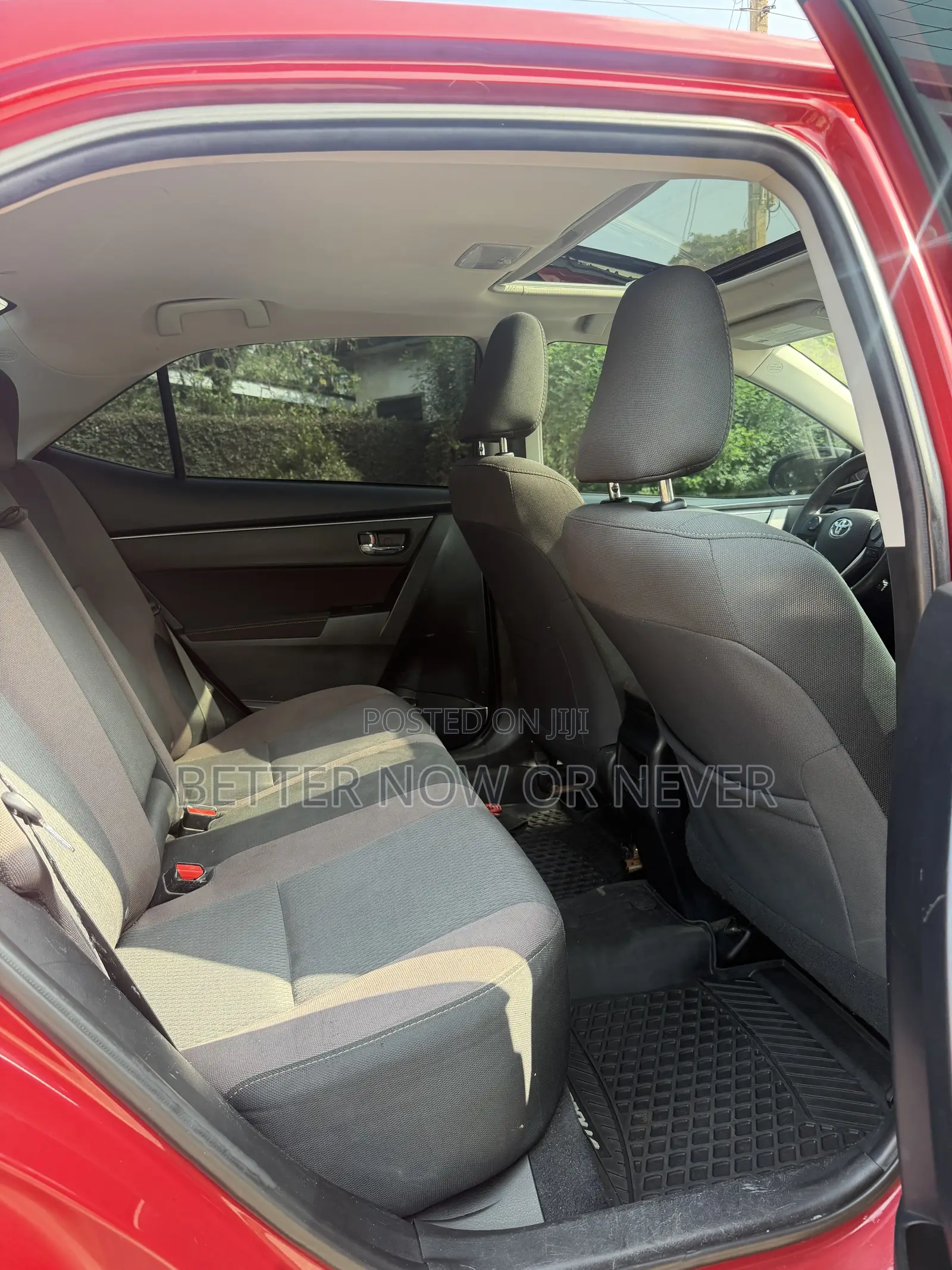 Toyota Corolla LE (1.8L 4cyl 2A) 2019 Red