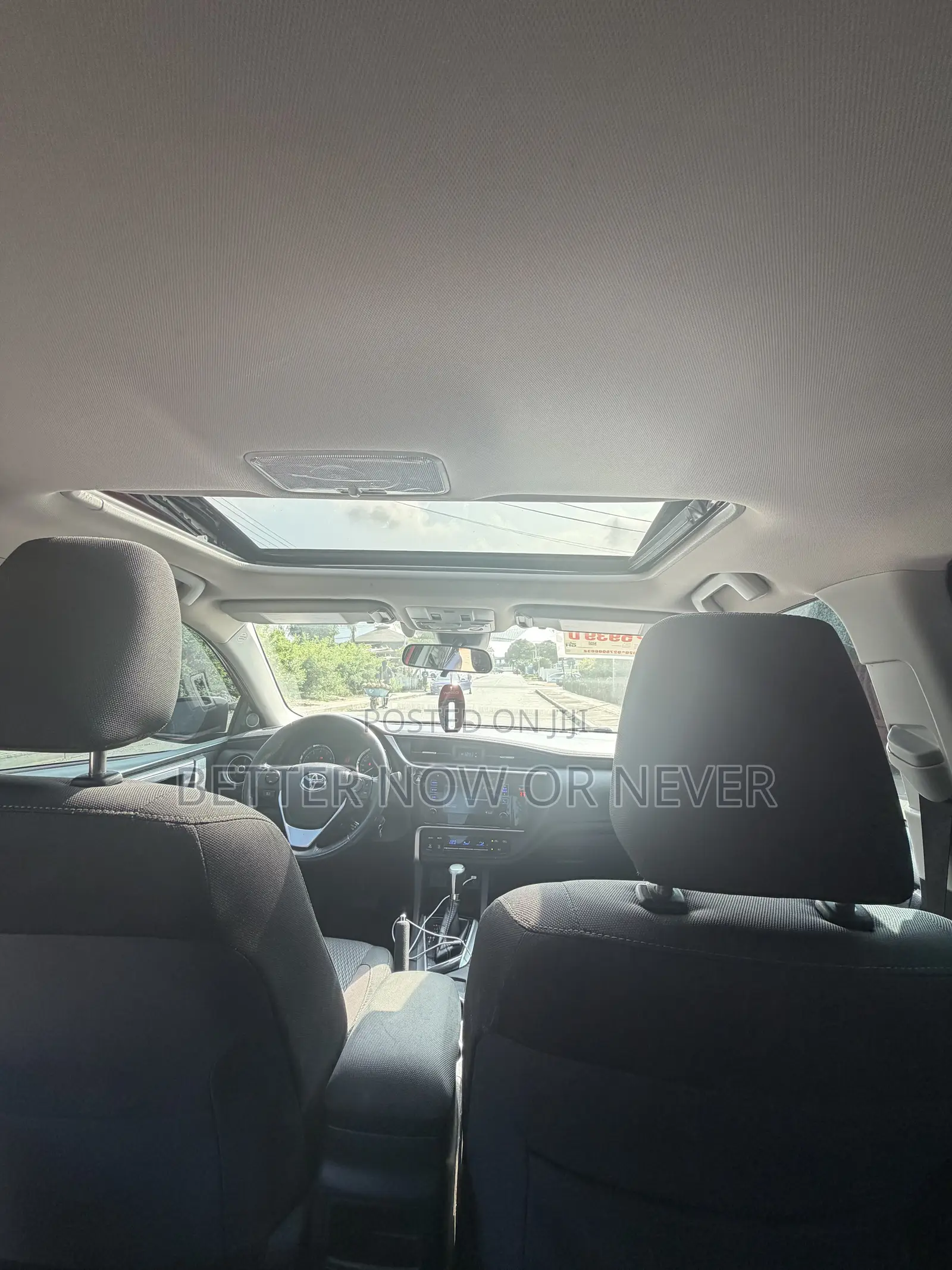 Toyota Corolla LE (1.8L 4cyl 2A) 2019 Red