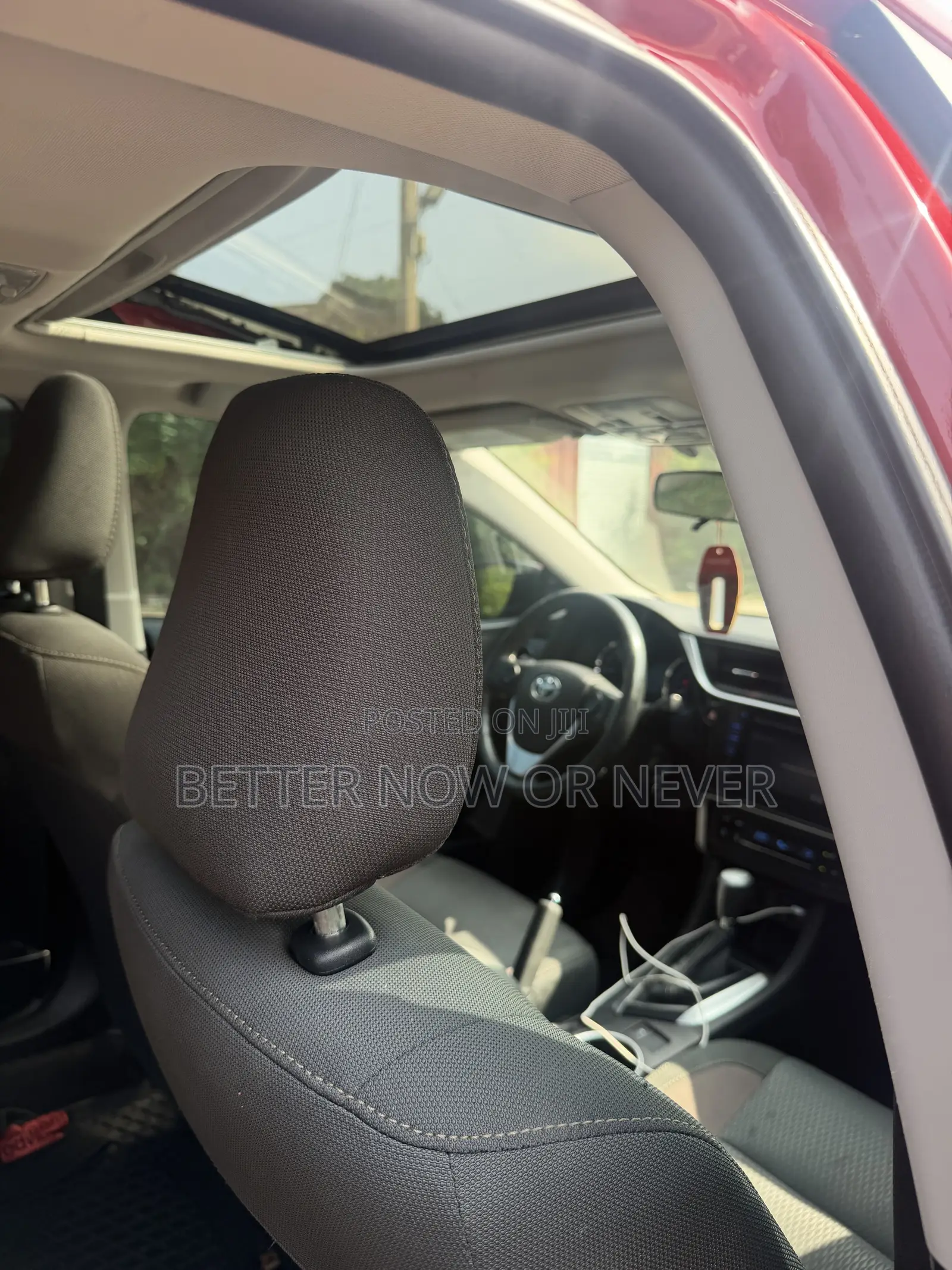 Toyota Corolla LE (1.8L 4cyl 2A) 2019 Red