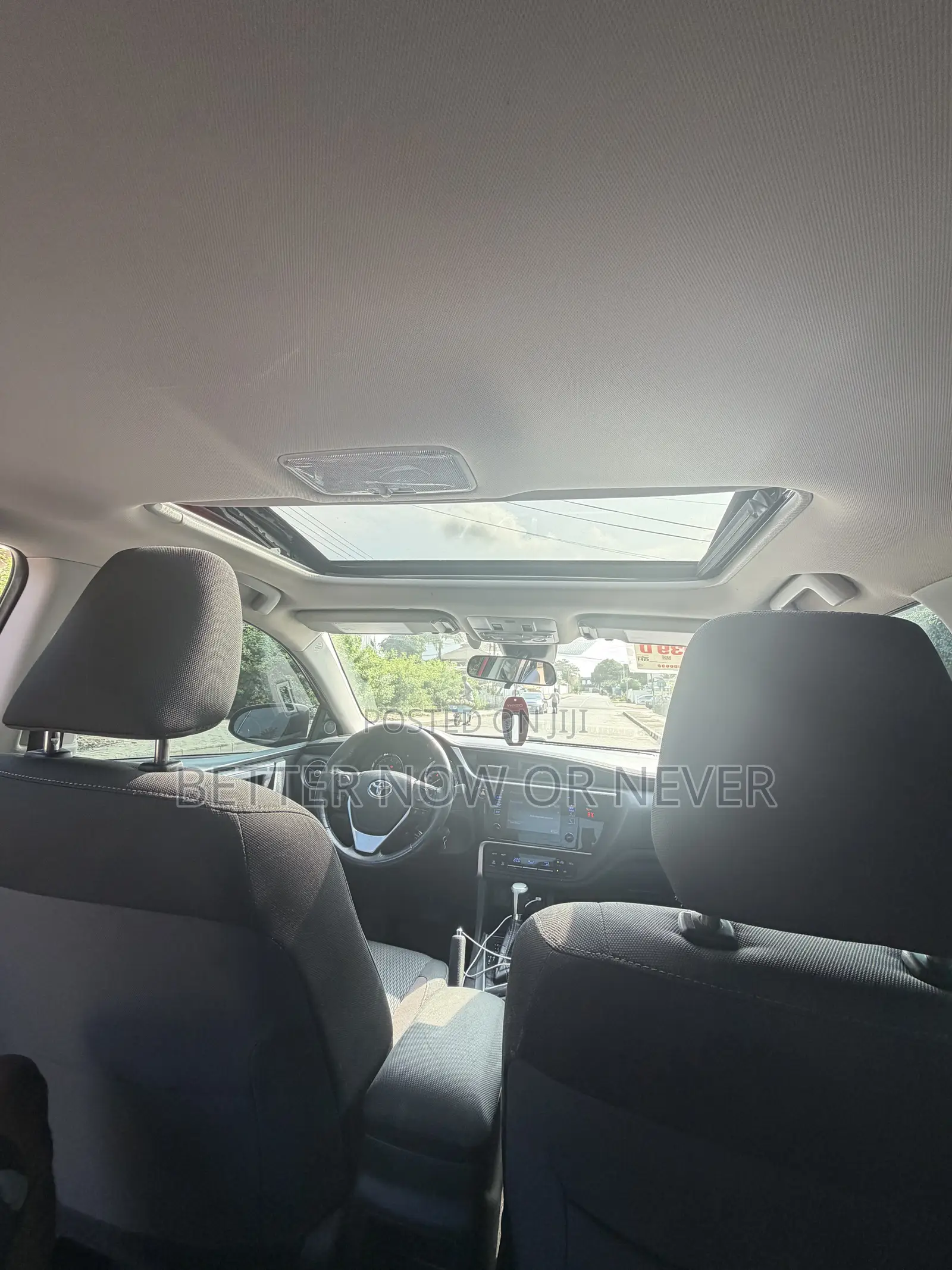 Toyota Corolla LE (1.8L 4cyl 2A) 2019 Red