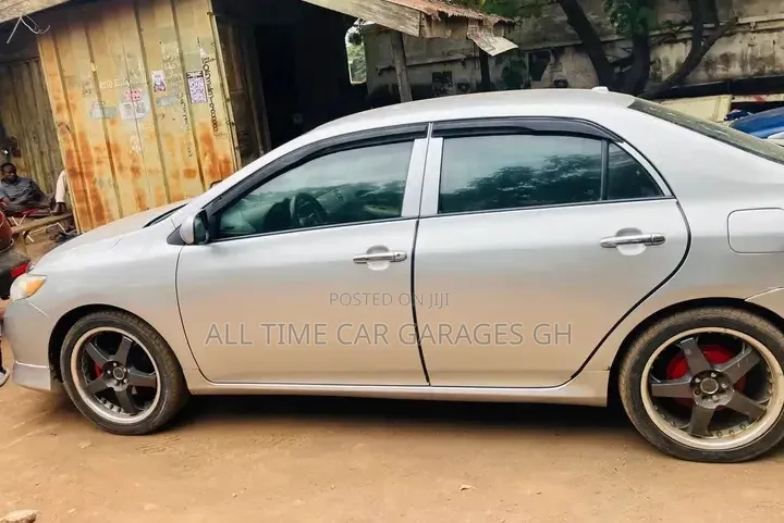 Toyota Corolla 2018 Silver