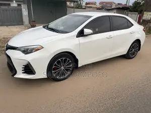 Toyota Corolla S 4dr Sedan (1.8L 4cyl CVT) 2015 White