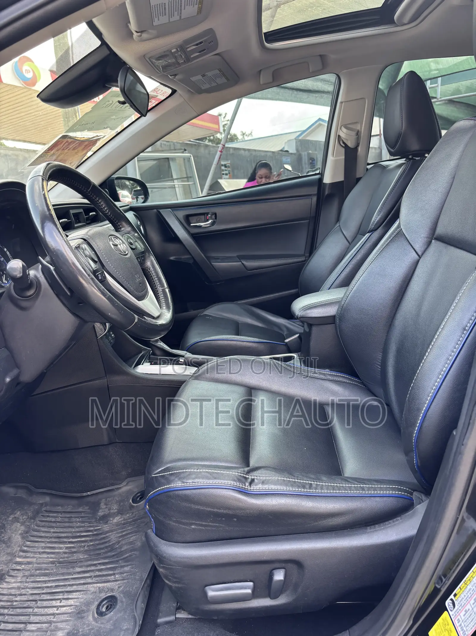 Toyota Corolla XSE (1.8L 4cyl 2A) 2018 Black