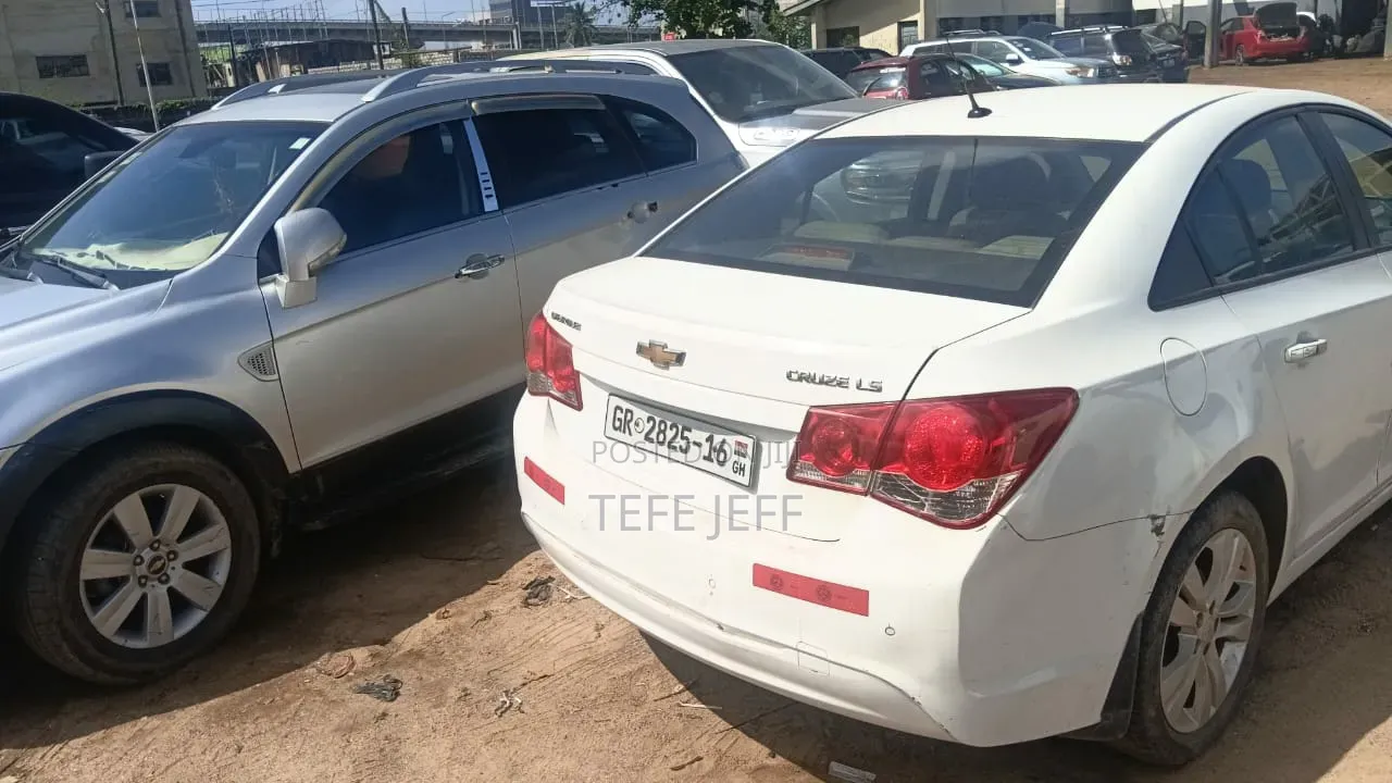 Chevrolet Cruze LS 4dr Sedan (1.8L 4cyl 6A) 2014 Silver