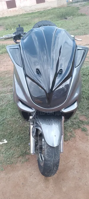 Yamaha Majesty 2010 Black