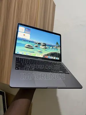 Laptop Apple MacBook Pro 2022 M2 8GB Apple M2 SSD 256GB