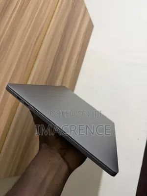Laptop Apple MacBook Pro 2022 M2 8GB Apple M2 SSD 256GB