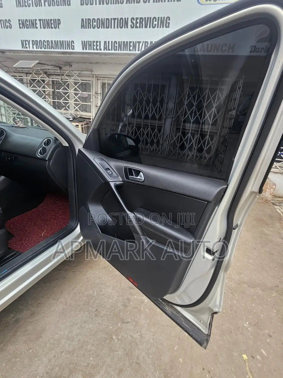 Volkswagen Tiguan SE 4Motion 2011 Silver