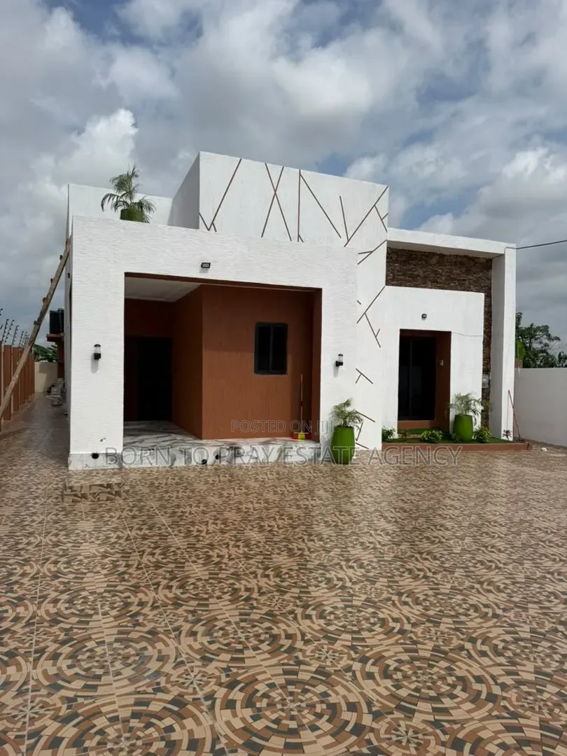 Furnished 4bdrm House in Born To Pray Estate, Ejisu-Juaben Municipal