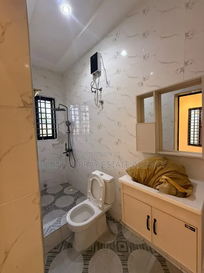 Furnished 4bdrm House in Born To Pray Estate, Ejisu-Juaben Municipal