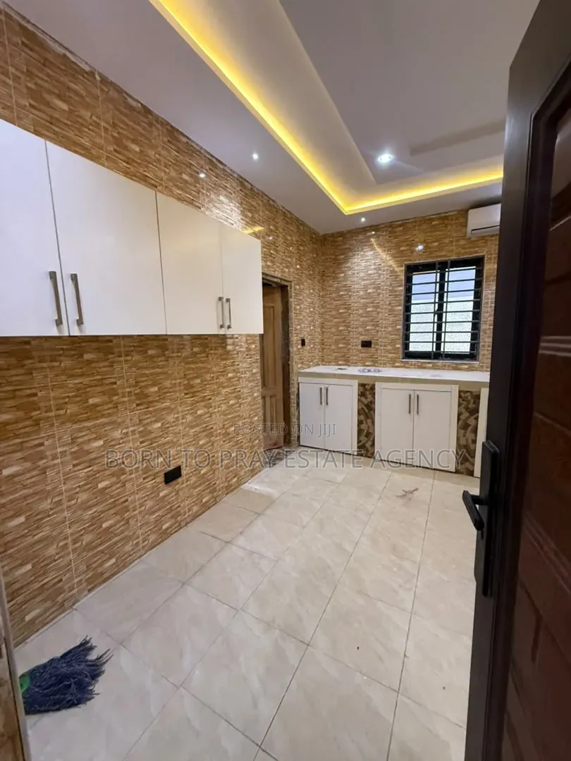 Furnished 4bdrm House in Born To Pray Estate, Ejisu-Juaben Municipal