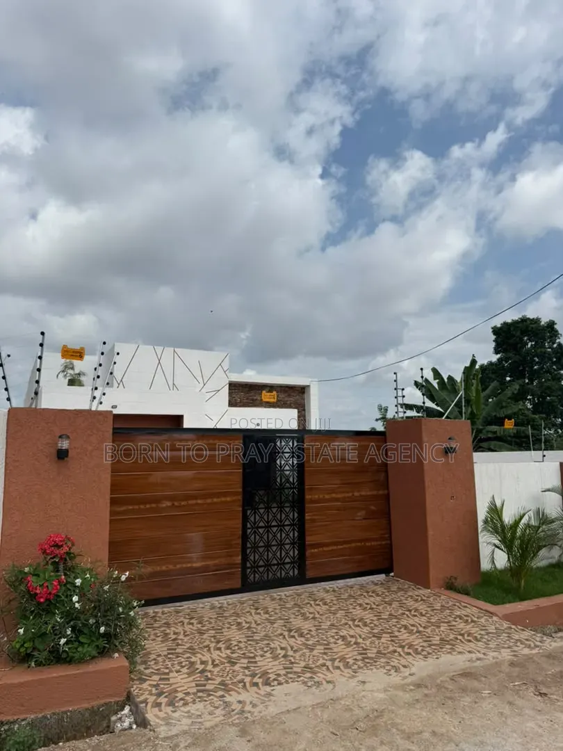 Furnished 4bdrm House in Born To Pray Estate, Ejisu-Juaben Municipal