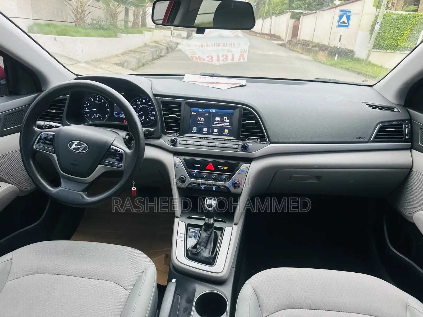 Hyundai Elantra SE Sedan FWD (2.0L 4cyl 6M) 2017 Red